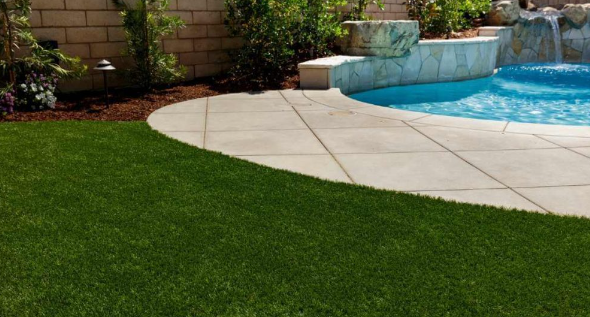 How To Design The Perfect Pool Area With High-Quality Synthetic Grass San Marcos?